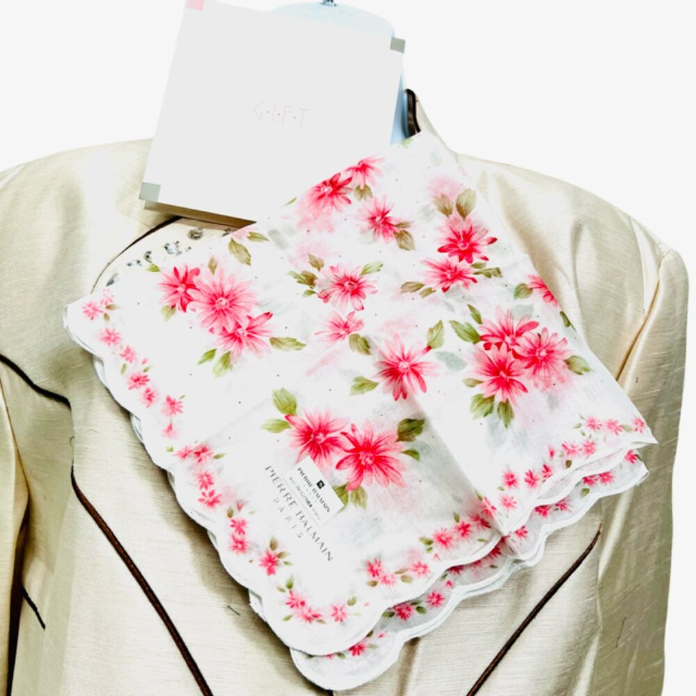 New In Box PIERRE CARDIN PARIS Mini Scarf/ handker Cotton Peach Pink Floral(78)
